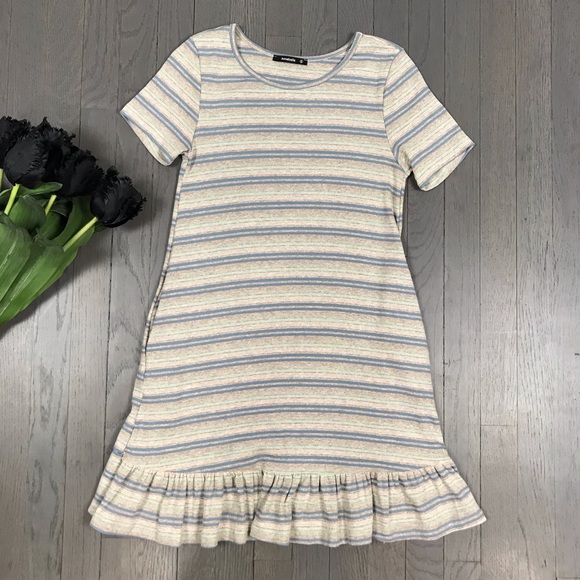 Annabelle Dresses & Skirts - Annabelle Short Sleeve Striped Ruffle A Line Dress